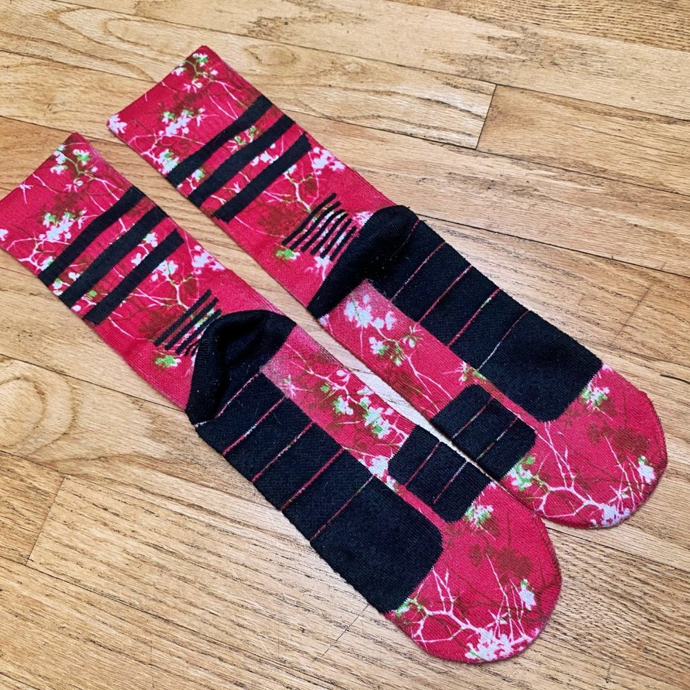 Adidas Traxion cherry blossom sakura socks - Picture 4 of 4